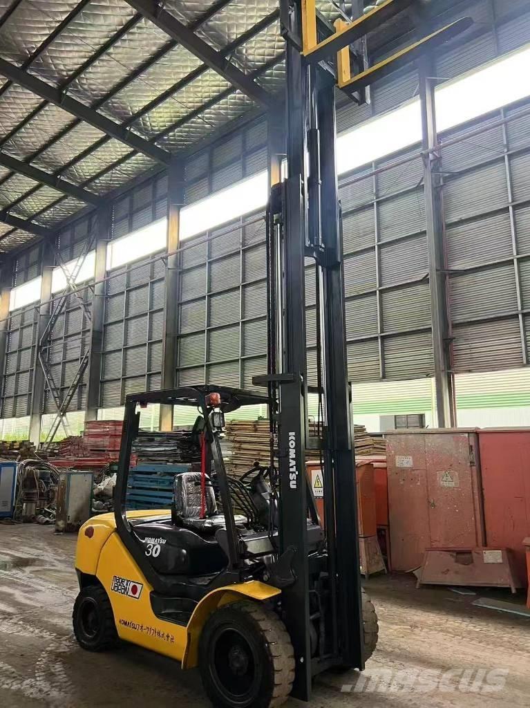 Komatsu FD 30 T-17 Diesel Trucker