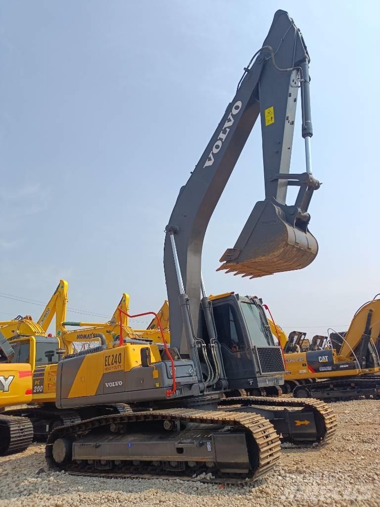 Volvo EC 240 Beltegraver