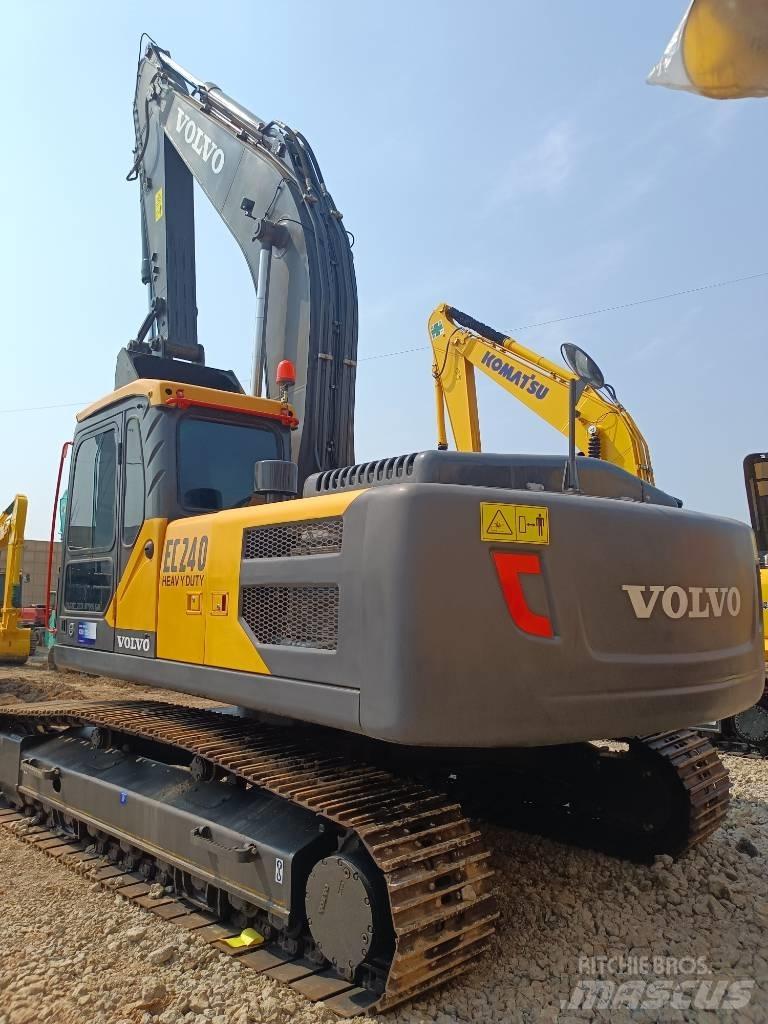 Volvo EC 240 Beltegraver