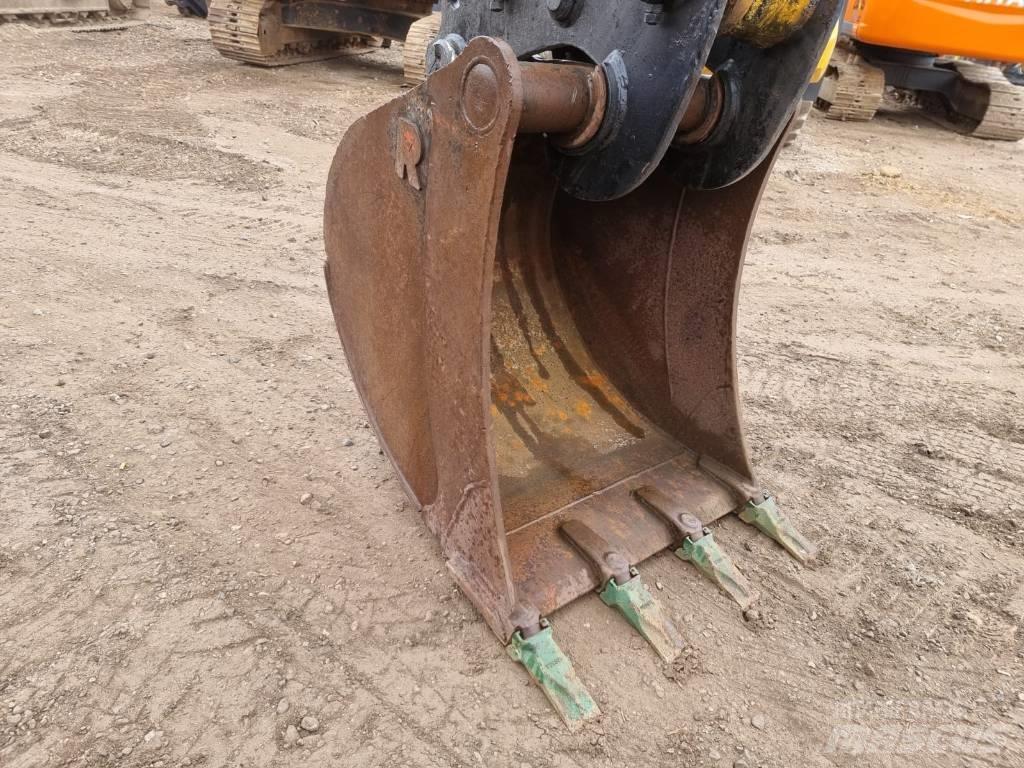 JCB JS 210 LC Beltegraver