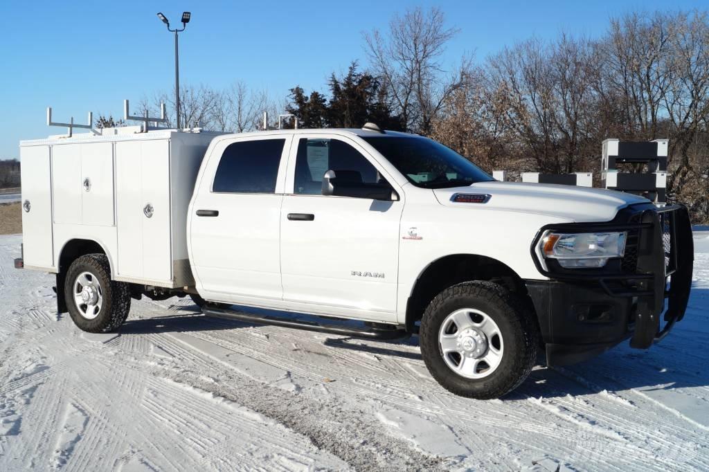 RAM 3500 TRADESMAN Pickup/planbiler