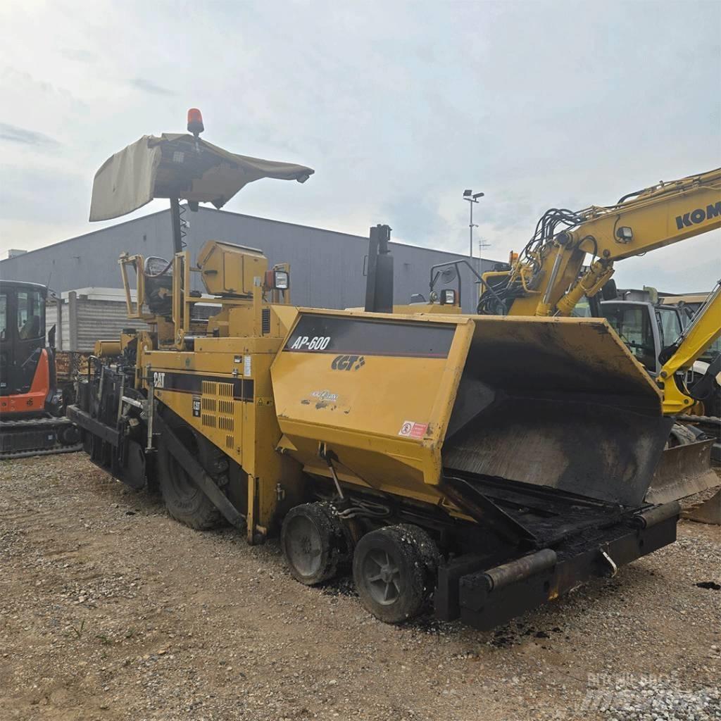 CAT AP 600 Asfaltutleggere