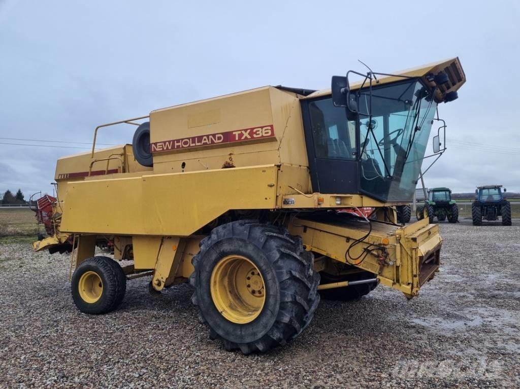 New Holland TX 36 Skurtreskere
