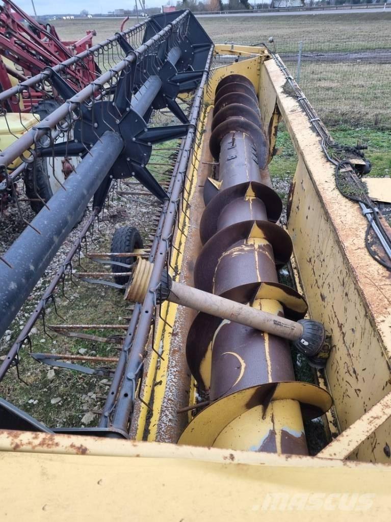 New Holland TX 36 Skurtreskere
