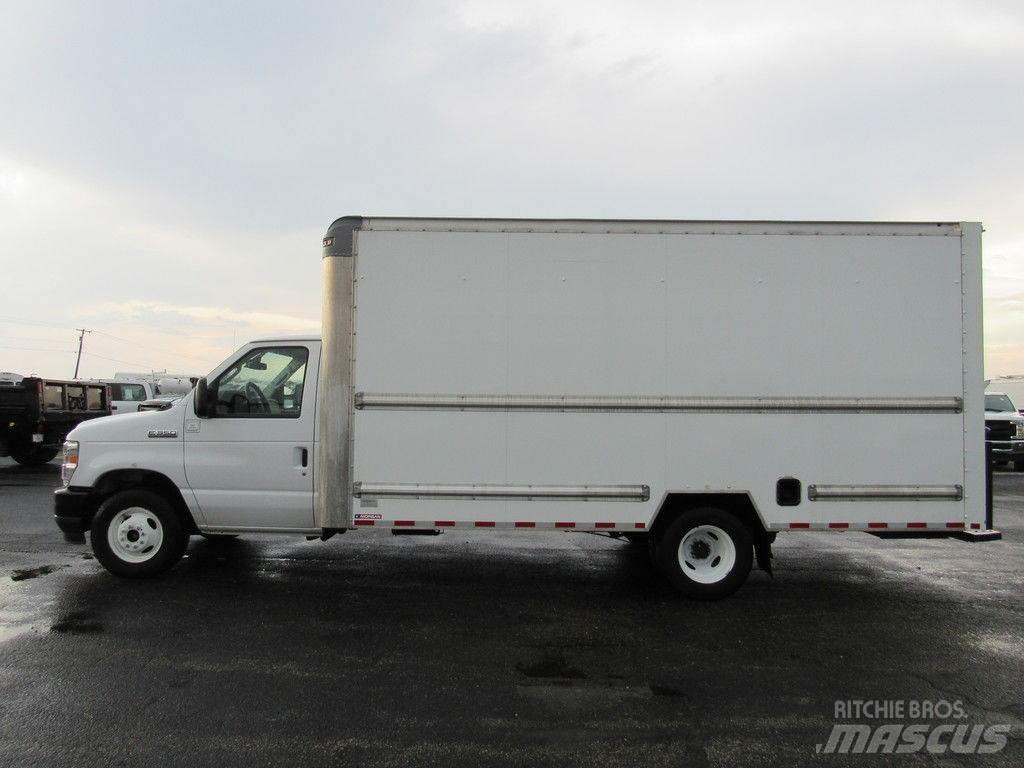Ford E-350 Skapbiler