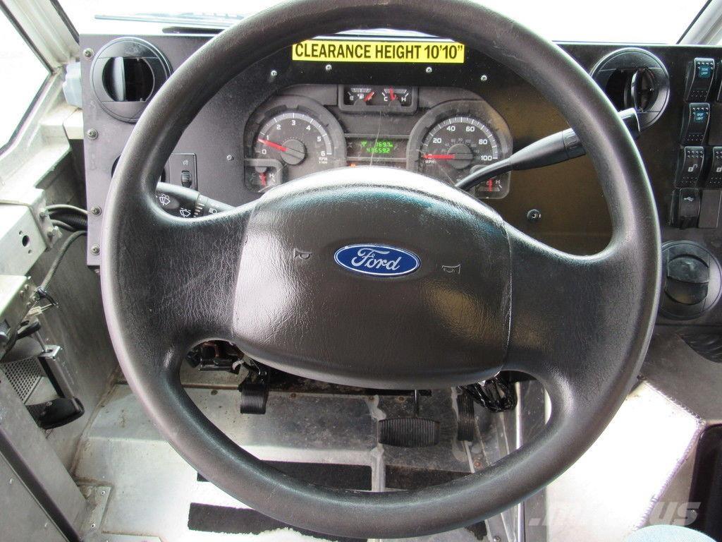 Ford E-450 Skapbiler
