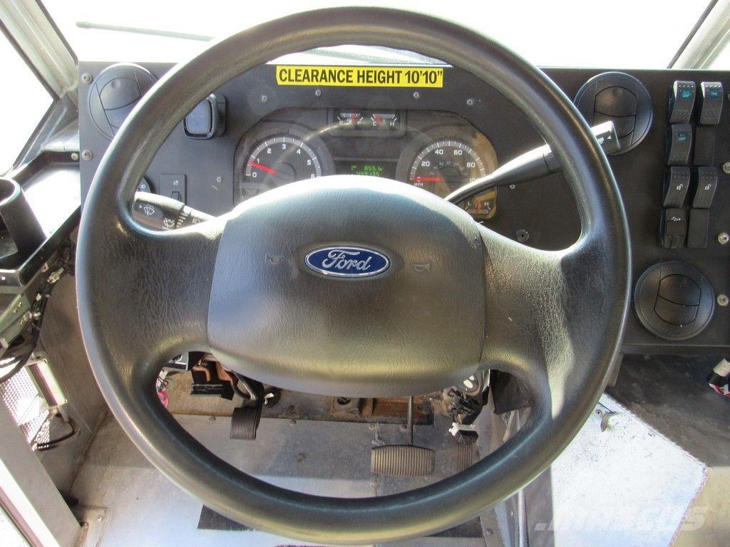 Ford E-450 Skapbiler