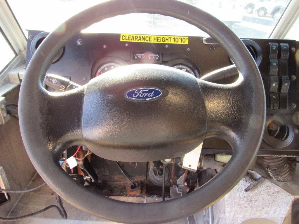 Ford E-450 Skapbiler