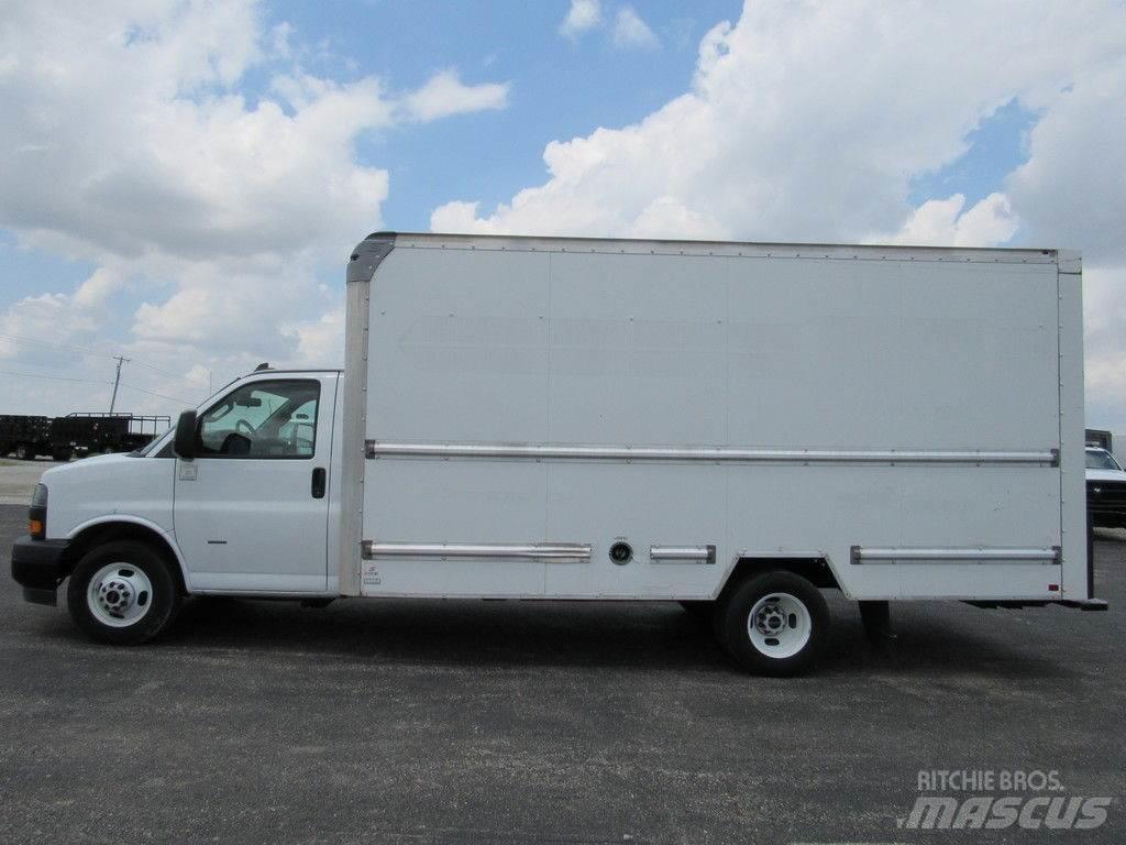 GMC Savana 3500 Skapbiler