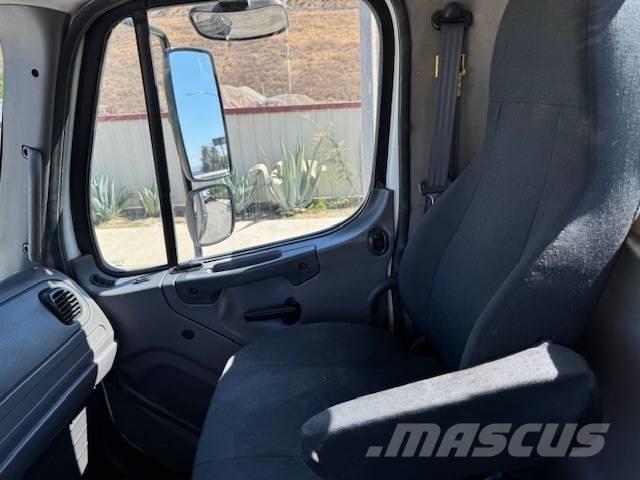 Freightliner M 112 Chassis