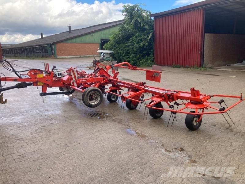 Kuhn GF 8702 T Raker og høyvendere
