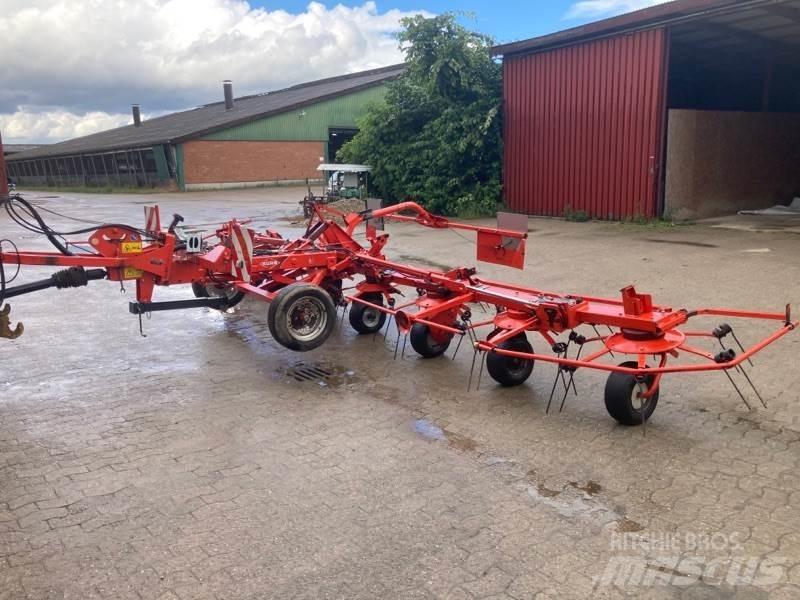 Kuhn GF8702T Raker og høyvendere