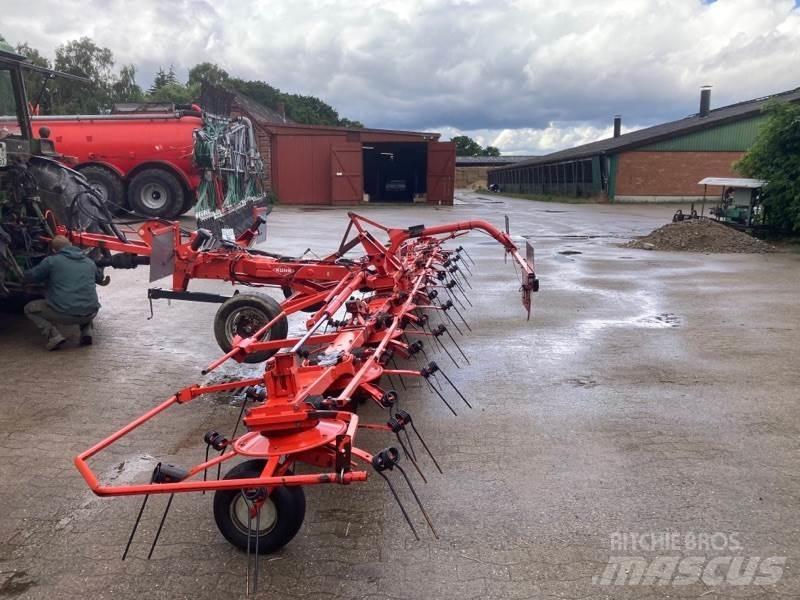 Kuhn GF8702T Raker og høyvendere