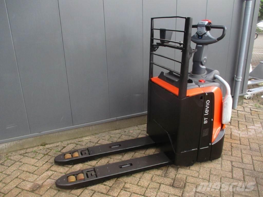 Toyota LPE 200 Lavtløftende truck med platform