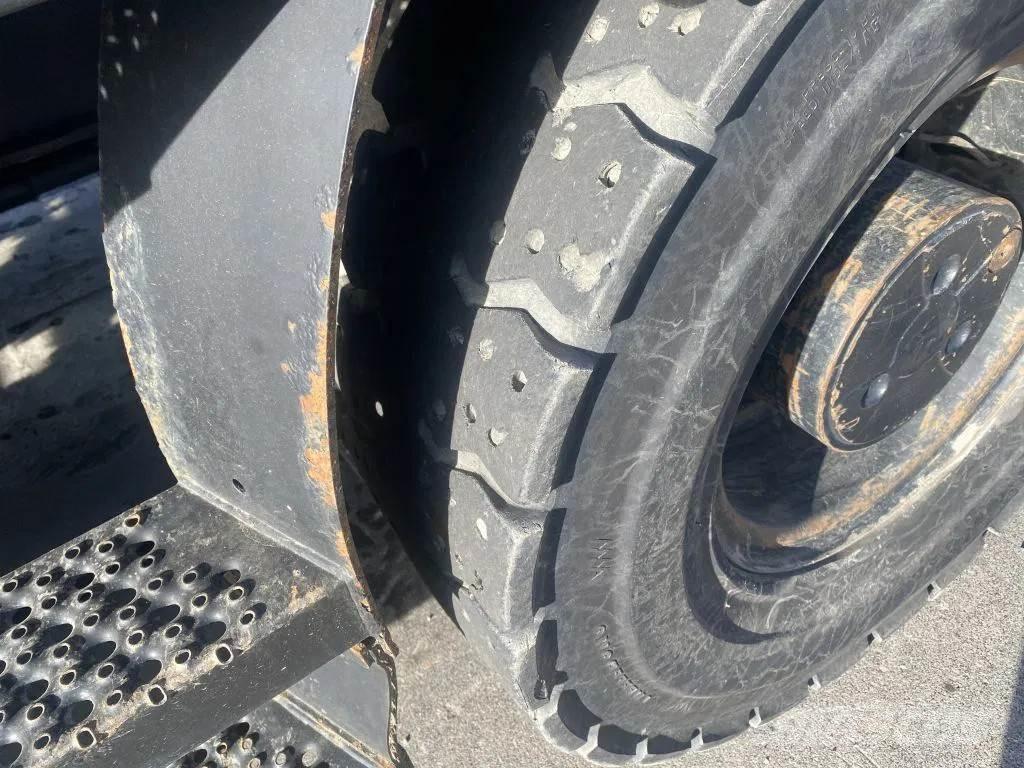 CAT M318F Hjulgravere