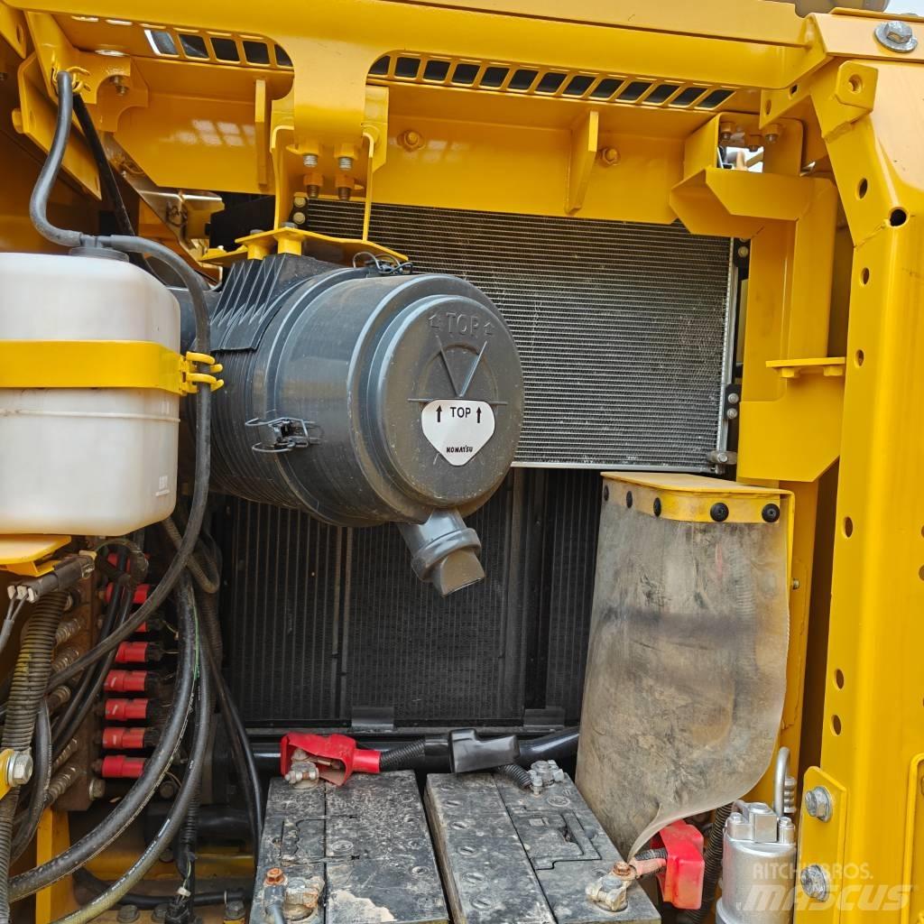 Komatsu 130-7 Beltegraver