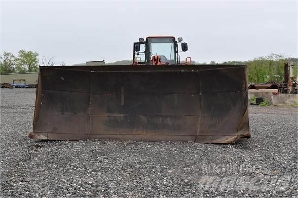 CAT D8N Kniver