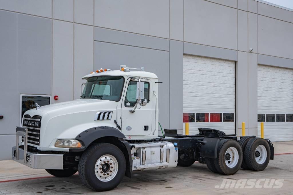 Mack Granite GU 813 Trekkvogner