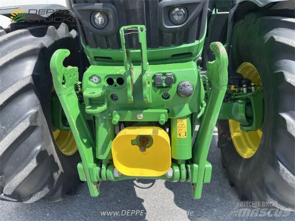 John Deere 6230R Traktorer
