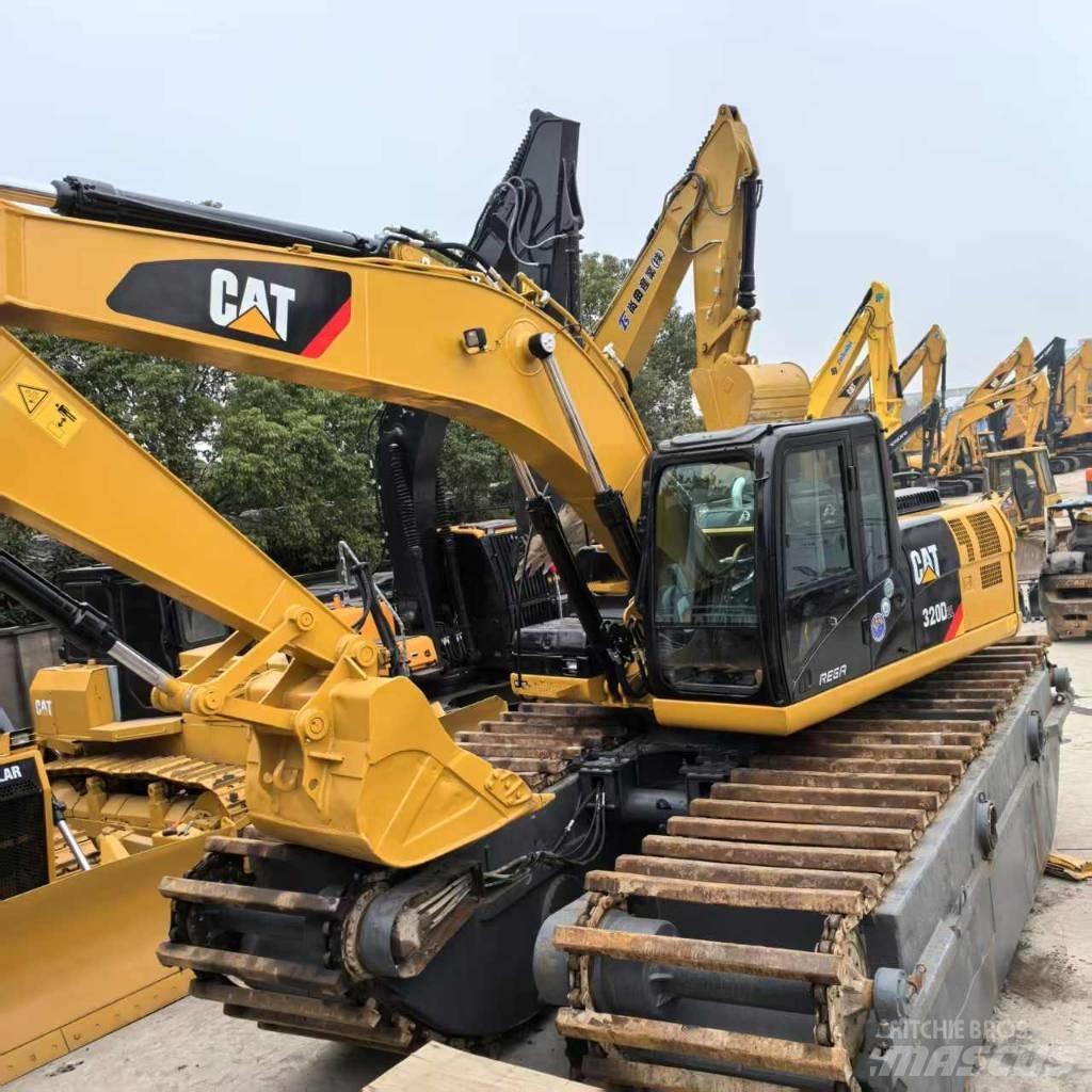 CAT 320 D Amfibiske Gravemaskiner