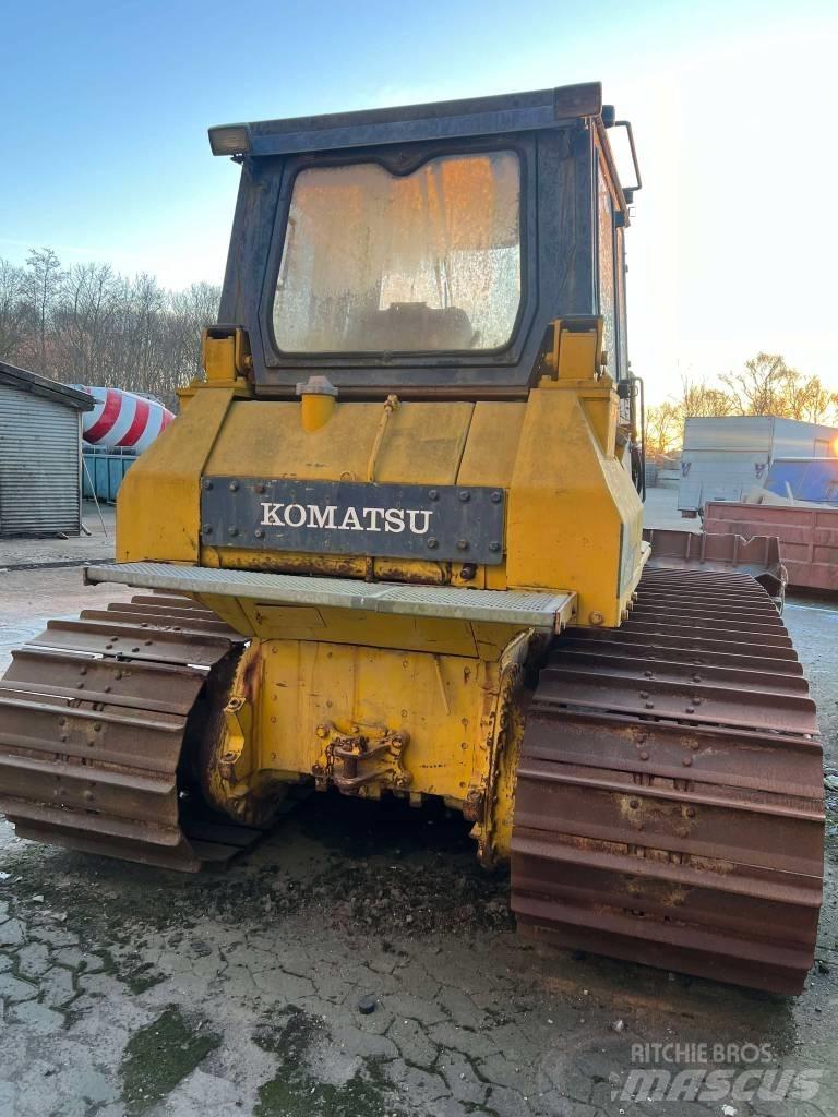 Komatsu D 65 P Dozere Beltegående
