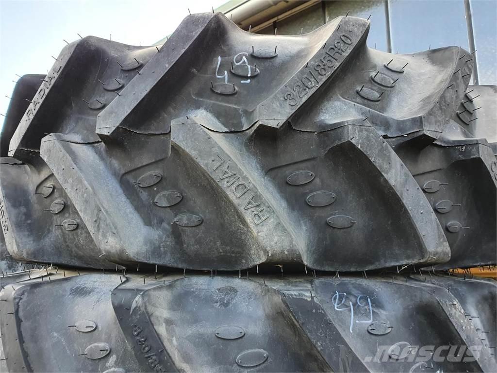 BKT 320/85R20 x2 Dekk, hjul og felger