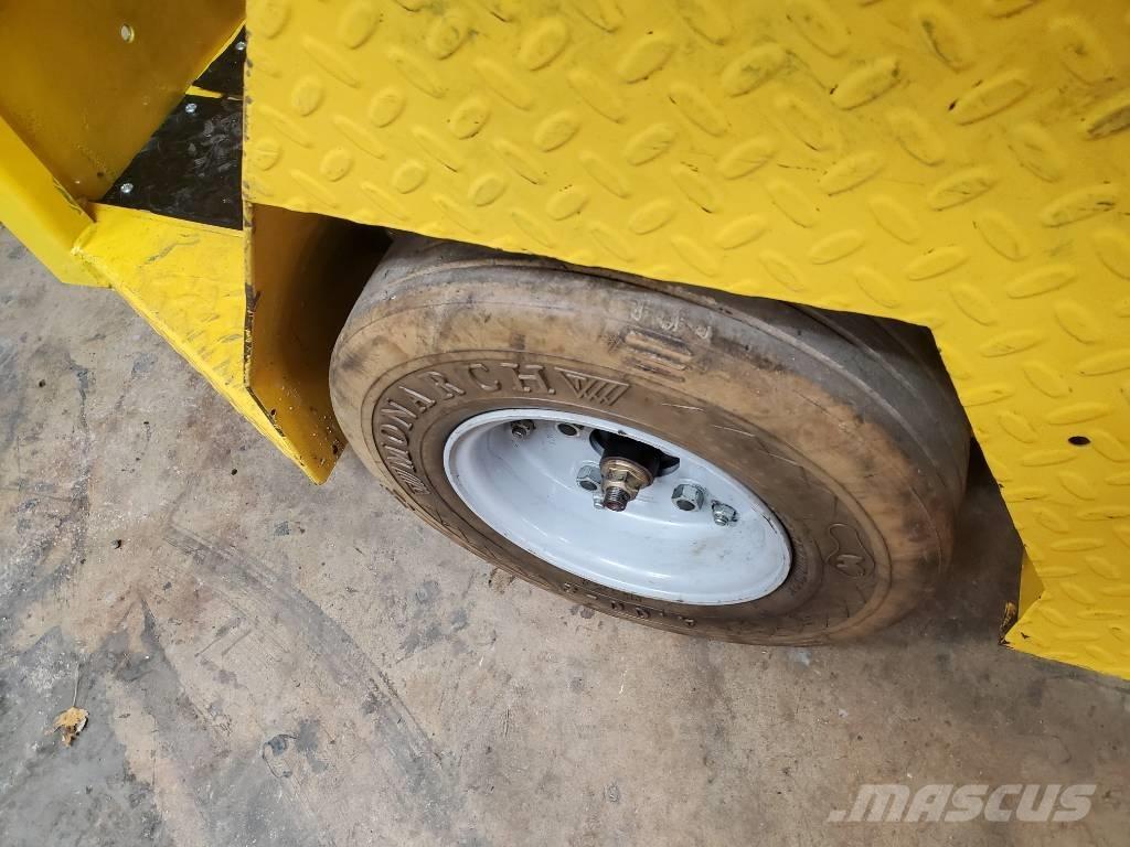 Taylor-Dunn SC090 Tauetraktor