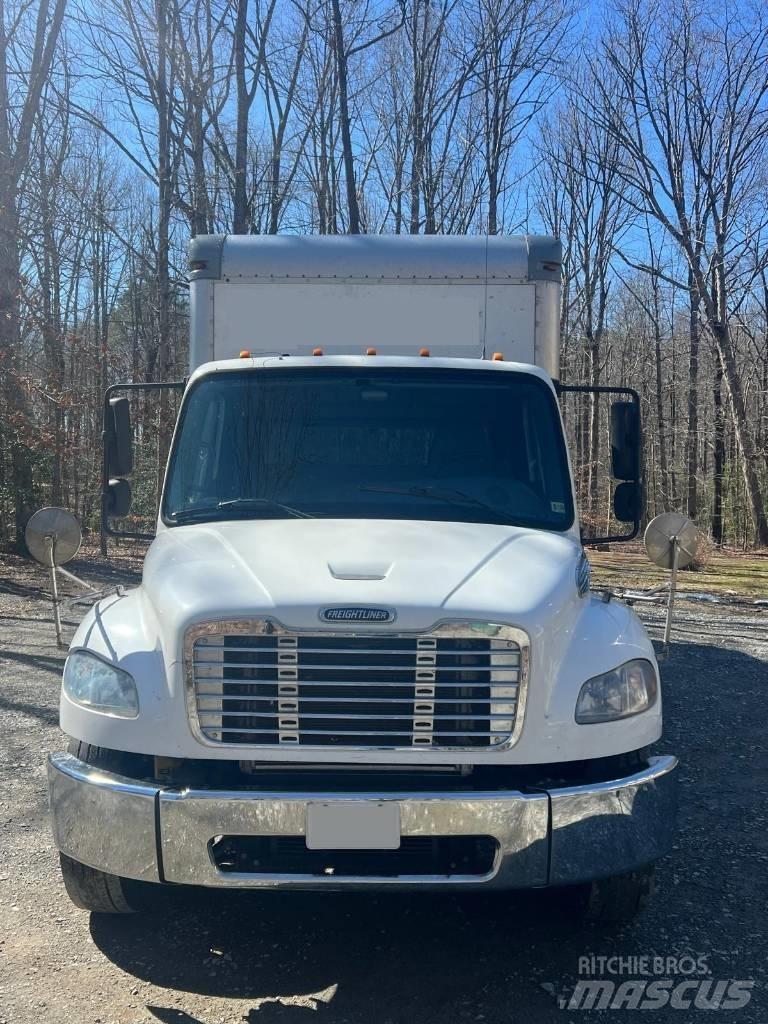 Freightliner M2106 Andre lastebiler