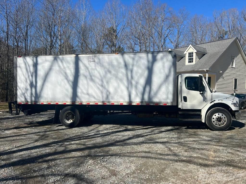 Freightliner M2106 Andre lastebiler