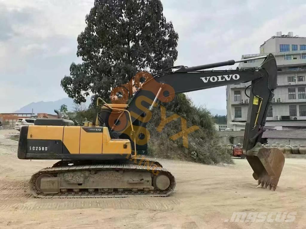 Volvo EC 210 B LC Beltegraver