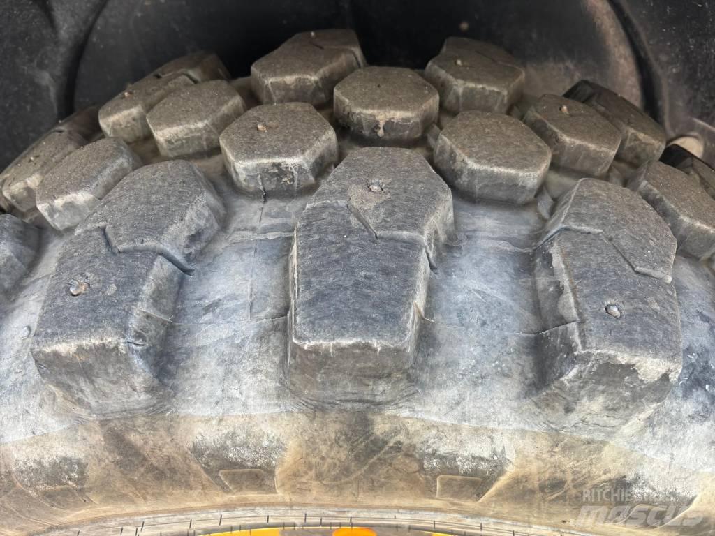 Komatsu WA 100 M-8E0 Hjullastere