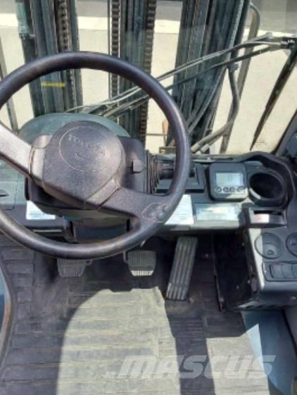 Toyota 02-8 FDF 25 Diesel Trucker