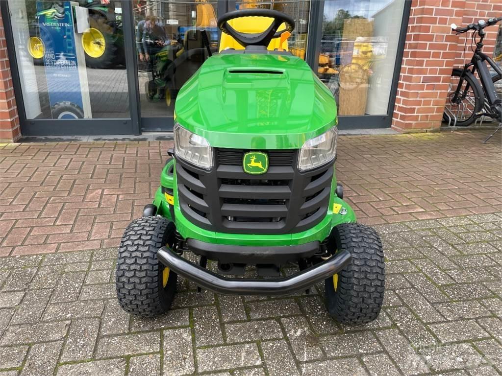 John Deere X167R Slåmaskiner