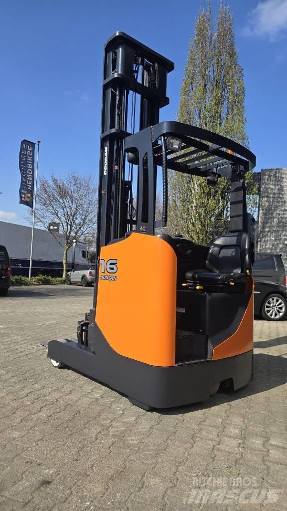 Doosan BR 16 JW-7 Skyvemasttruck