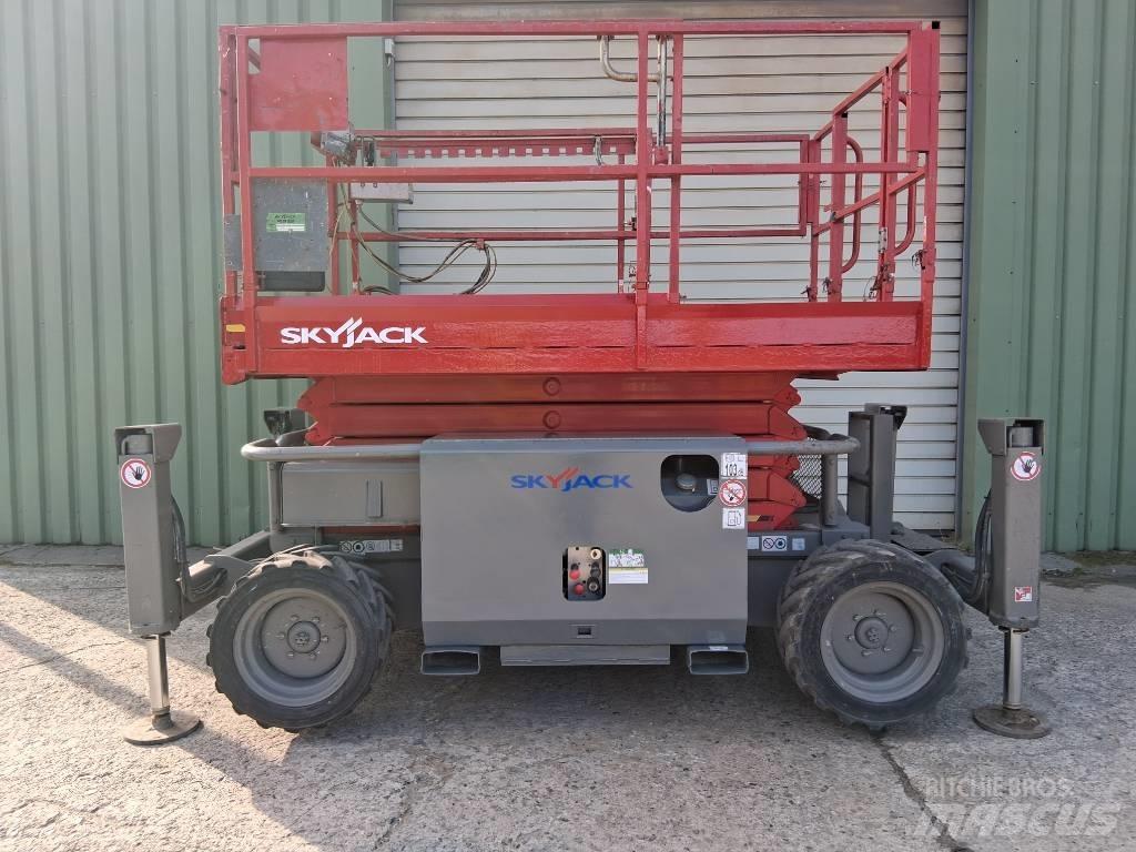 SkyJack SJ 6832 RT Sakselifter