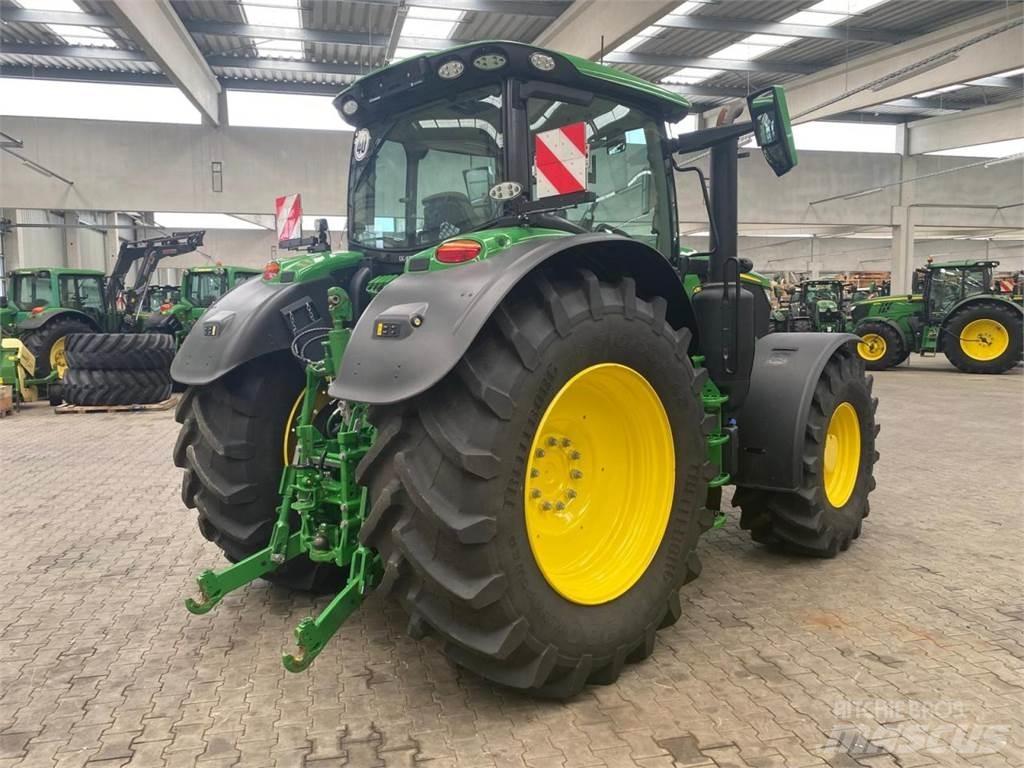 John Deere 6R 215 Traktorer