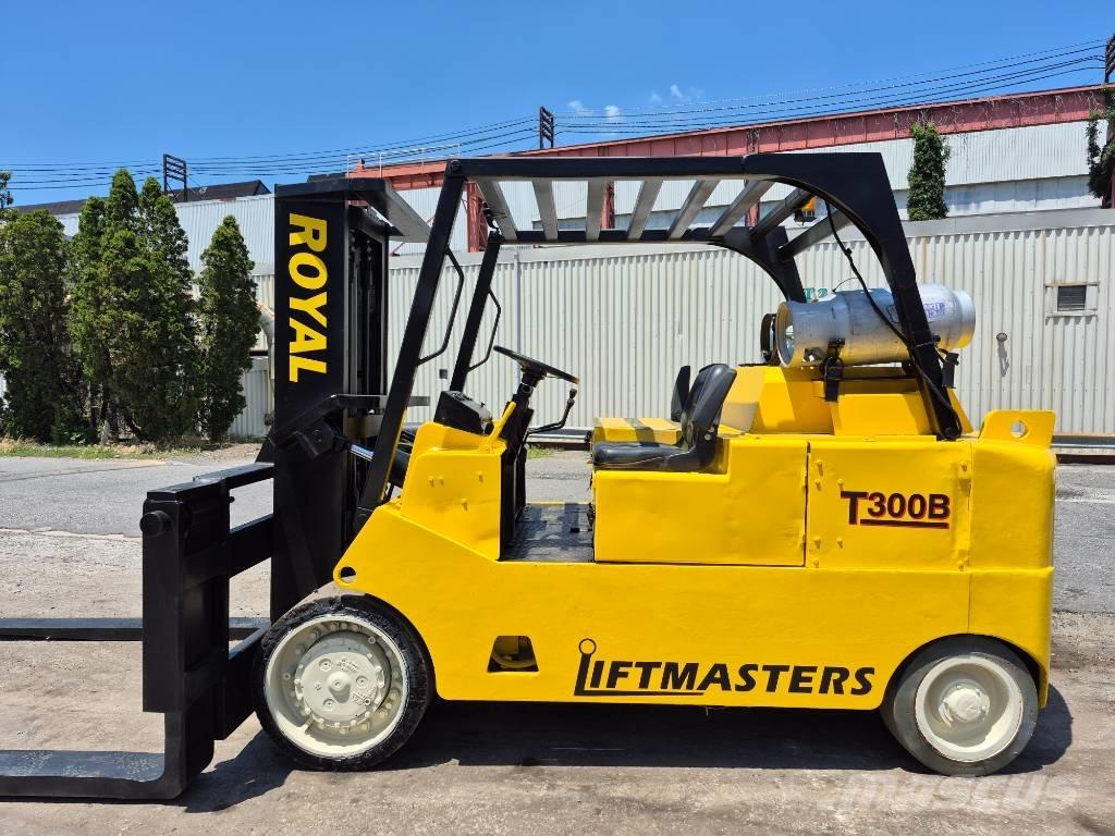 Royal T300B Terrenggående gaffeltruck