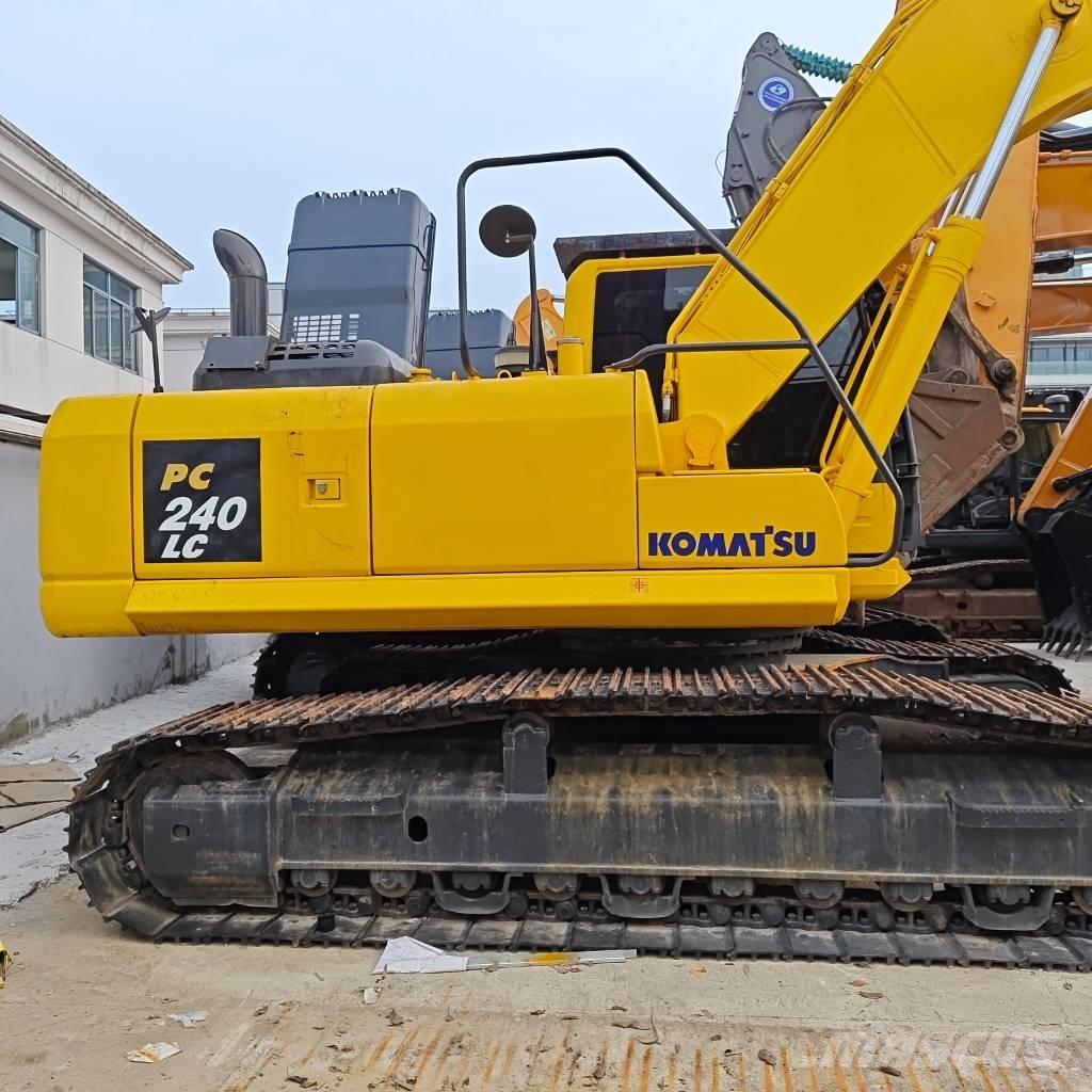 Komatsu PC 240 LC-8 Beltegraver