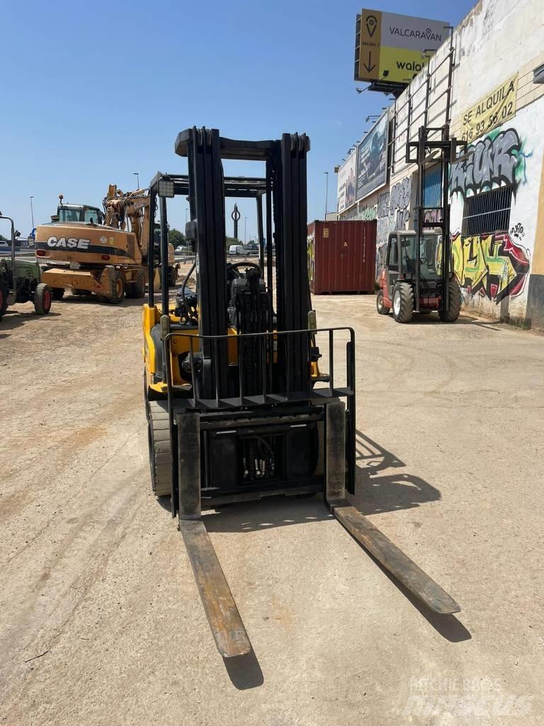 CAT 35 Diesel Trucker