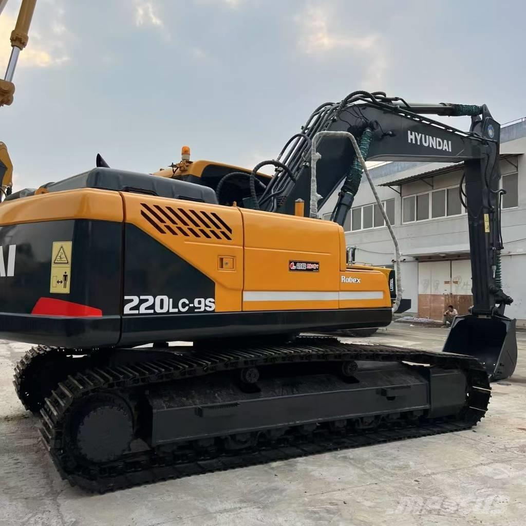 Hyundai R220LC-9S Midigravere 7 - 12t