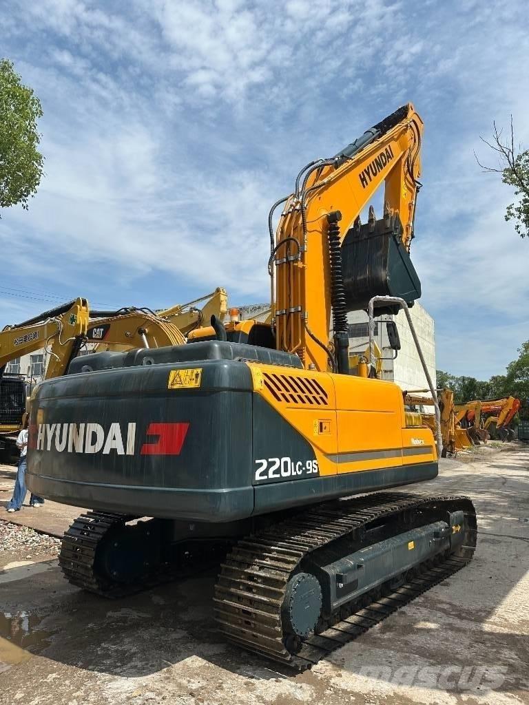Hyundai 220LC-9S Beltegraver