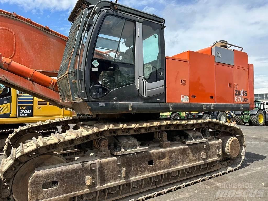 Hitachi ZX670CH-3 Beltegraver