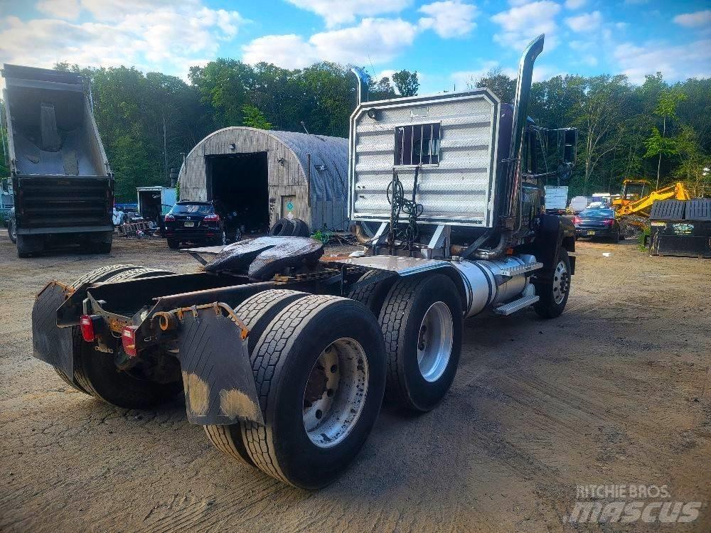 Mack CH 613 Trekkvogner