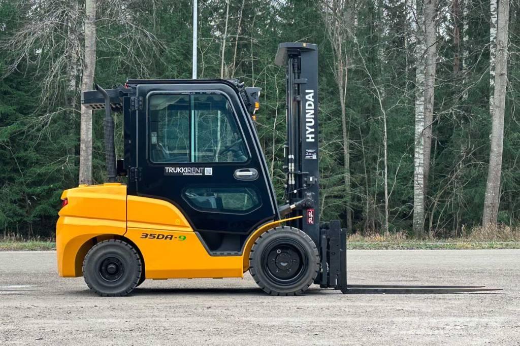 Hyundai 35 DA-9 Diesel Trucker