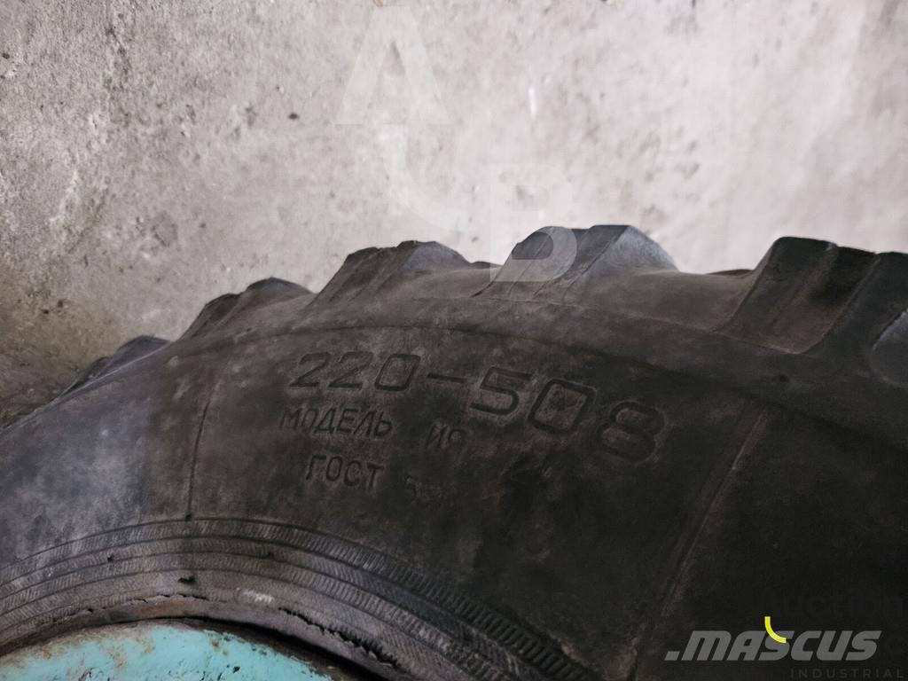 Belarus MTZ 80L Traktorer