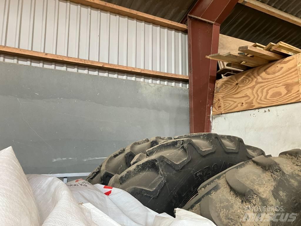  Ukent 520/85R50 Dekk, hjul og felger