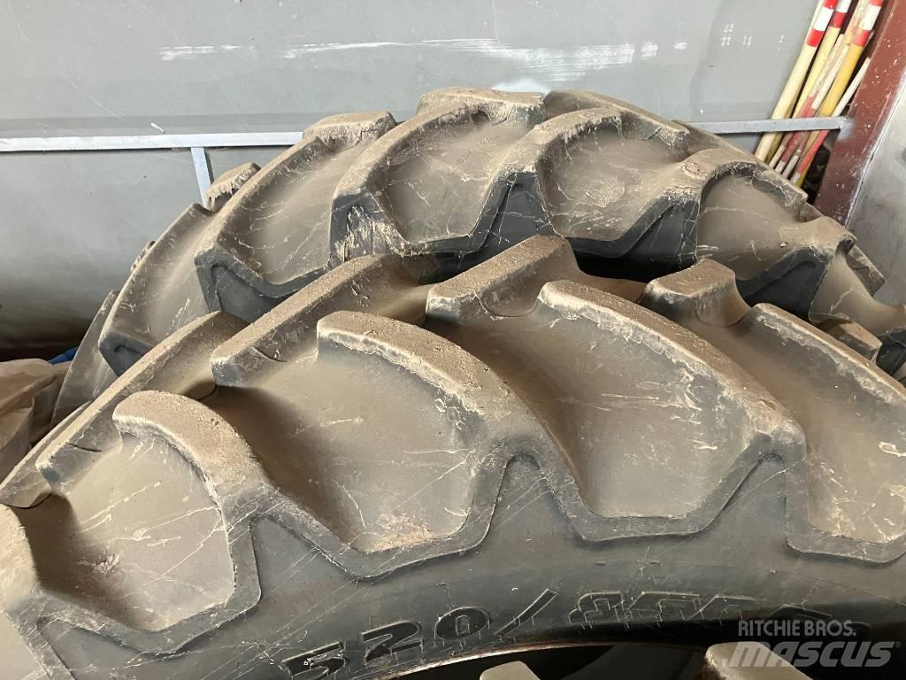  Ukent 520/85R50 Dekk, hjul og felger