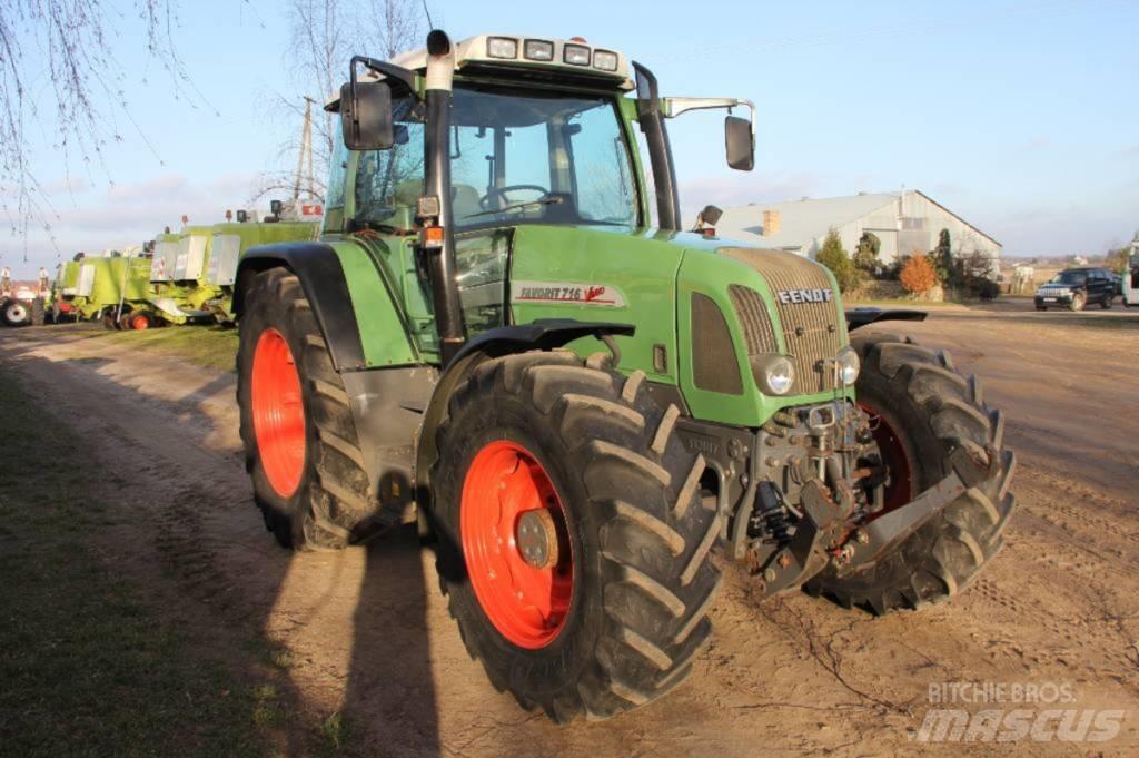 Fendt 716 Traktorer