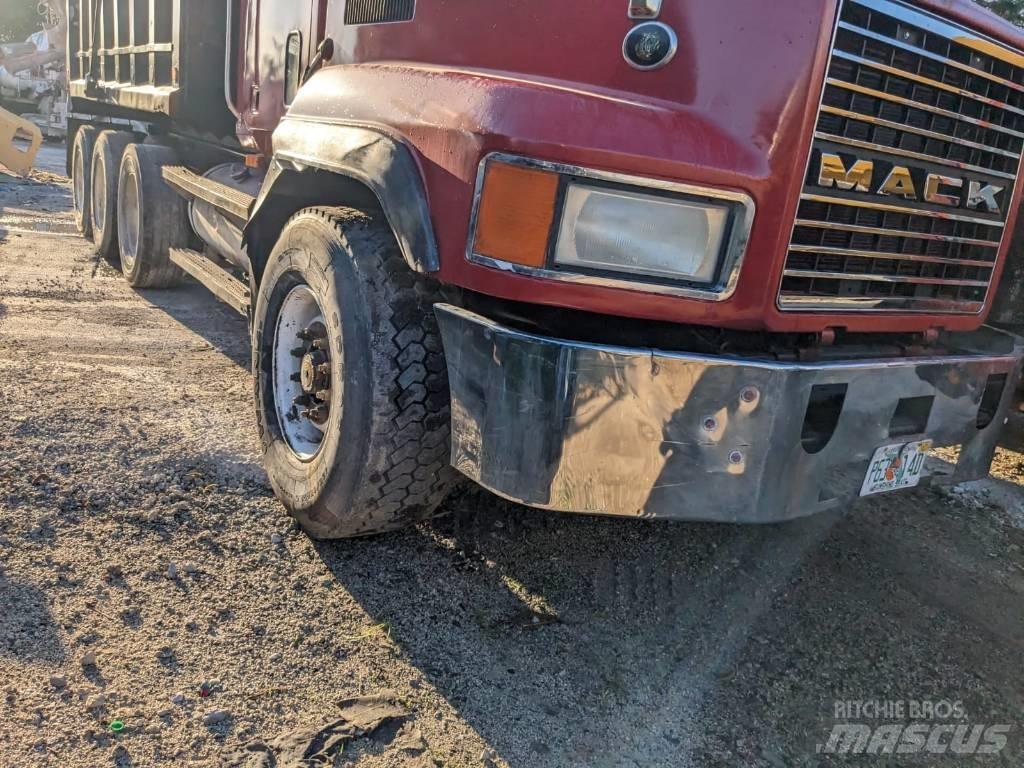 Mack CL 713 Tippbil