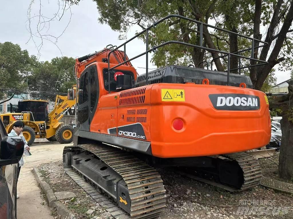 Doosan DX300LC-9c Beltegraver